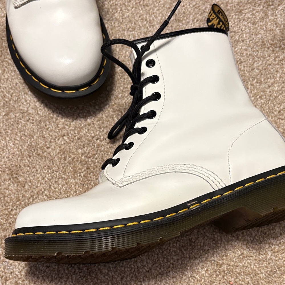 Dr. Martens Airwalk White Combat Boots with Black Laces Womens Size 9 - Picture 8 of 14
